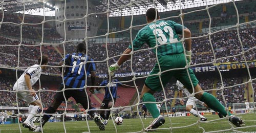  国米补时绝杀逆转威尼斯取关键三分  