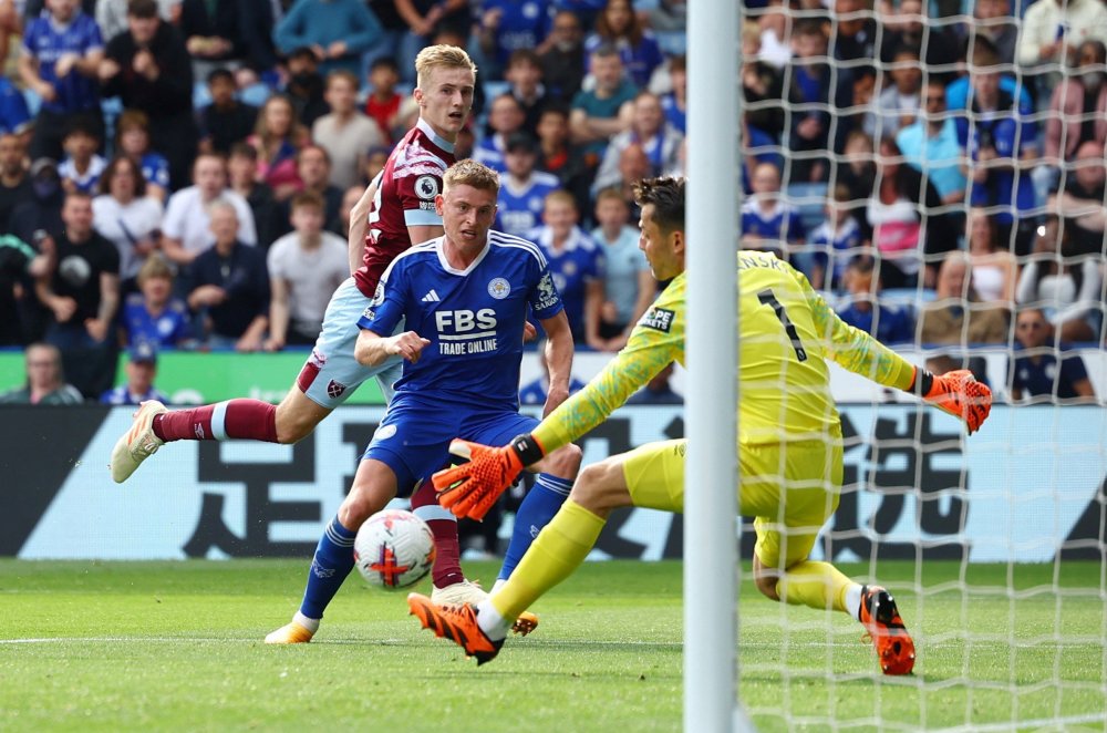  莱斯特城老将发威，关键进球助力保级大战