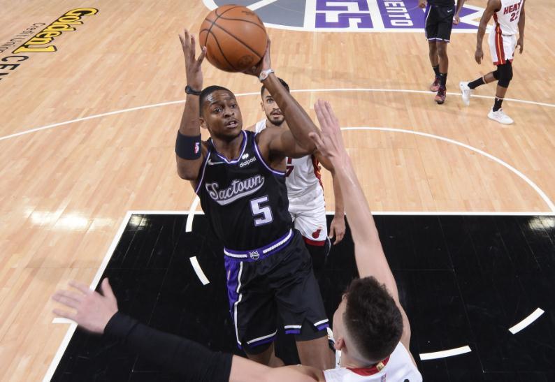  福克斯准绝杀国王险胜勇士保留悬念